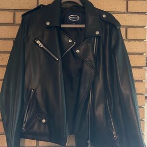 SCOOP Women's Classic Black Leather Jacket